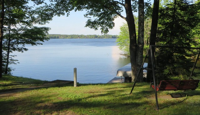 Cozy 2 bedroom Cottage on beautiful Townsend Flowage. Large boat dock/ATV Trails