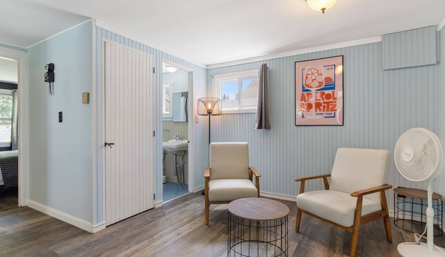 Cozy 2 Bedroom Cottage