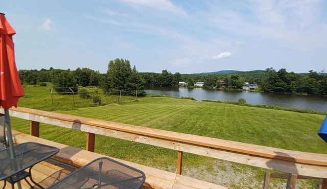 Cozy 2-bedroom Eastern Townships geyaway Jay Peak/Bromont/Owls Head/Sutton