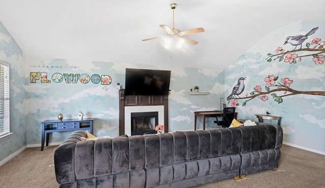 Cozy 2-bedroom family-friendly house featuring beautiful murals by local artist.