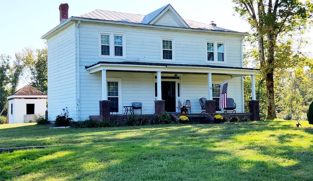 Cozy 2-bedroom farmhouse on 12 acres in New Kent County just 7 miles off of I64
