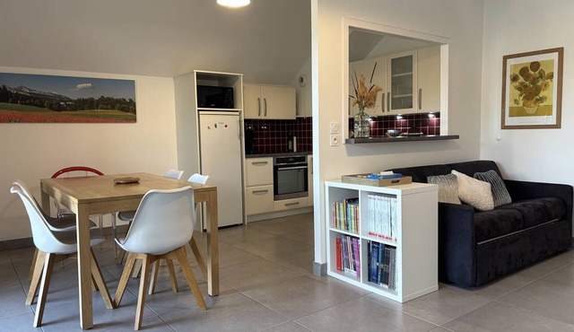 Cozy 2-Bedroom Apartment with Balcony & Free Parking in Villard-de-Lans