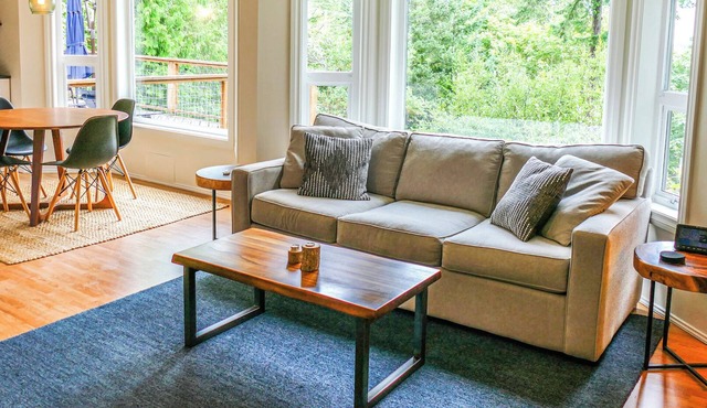 Cozy 2-Bedroom Getaway on Charming Lummi Island