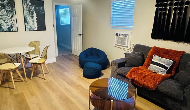 Cozy 2-bedroom guest house near Strip and downtown Las Vegas