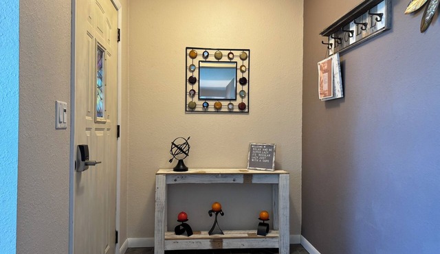 Cozy 2-bedroom house in Lake Hallie - Between Chippewa Falls and Eau Claire