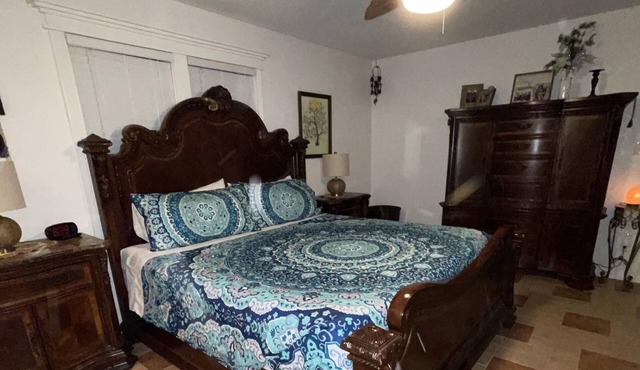 Cozy 2 Bedroom Home near the Coast