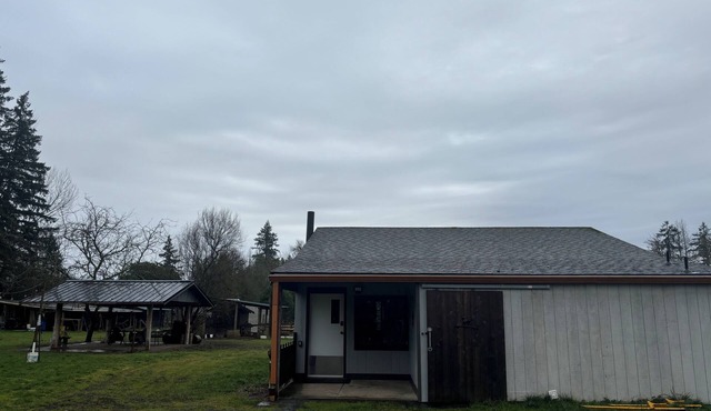 Cozy 2-bedroom house on a Farm in Battle Ground