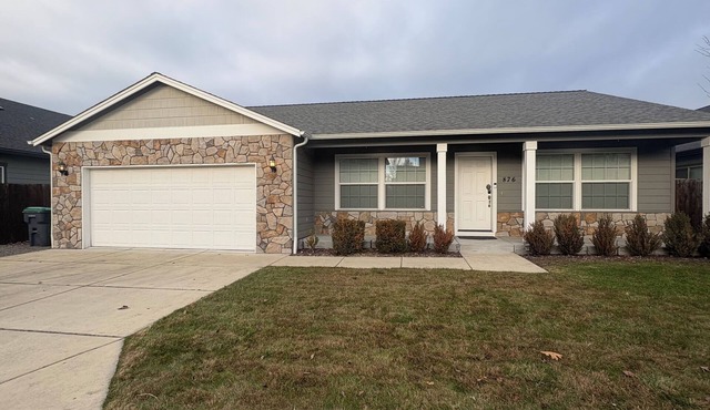 Cozy 2-bedroom house in awesome Central Point with AC