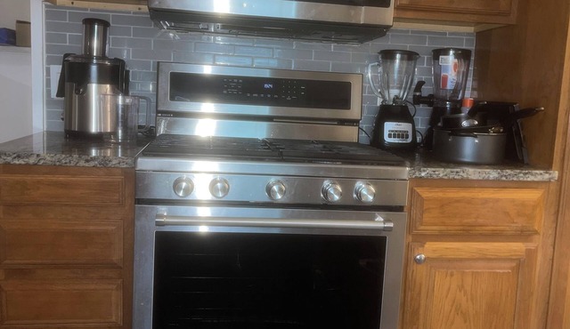 Cozy 2-Bedroom Home in Gurnee