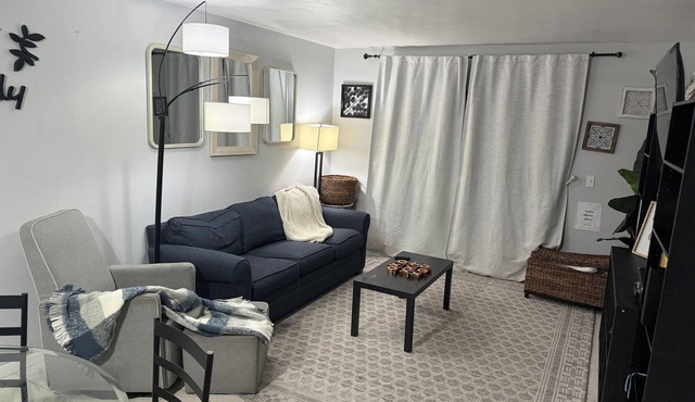 Cozy 2 Bedroom Home Near Hard Rock Stadium