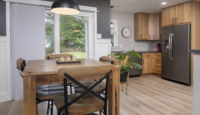 Cozy 2 bedroom home next to Golf and Creekside Trail!
