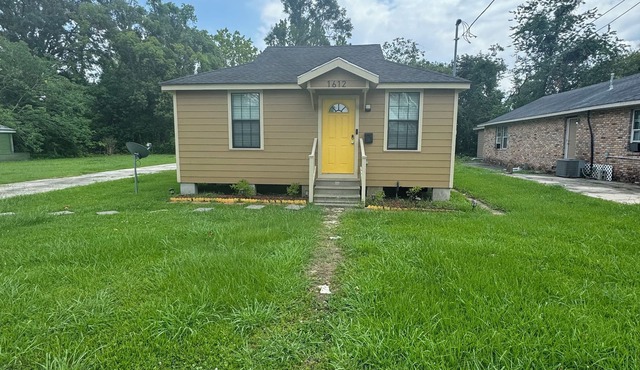 Cozy 2-bedroom home near Southern University, LSU and the interstate.