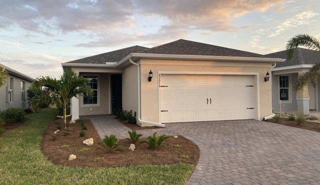 Cozy 2-bedroom home in Edgewater, gated with community pool in Babcock Ranch FL