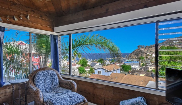 Cozy 2 Bedroom Home with GOLF CART, Stunning View, Balcony, Grill, Wifi - 124 Hi