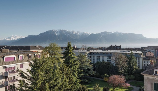 Cozy 2-bedroom hotel in enjoyable Vevey with AC, fitness room, WiFi