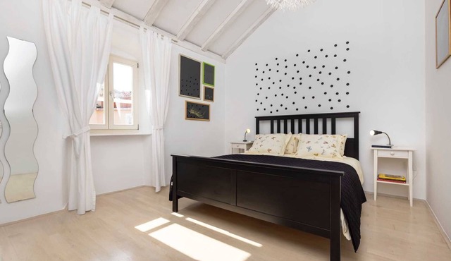 Cozy 2-Bedroom House, Ideal for 4