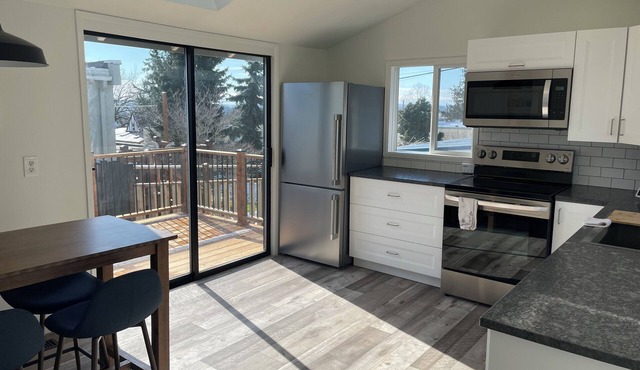 Cozy 2-bedroom house in adorable Mount Vernon with AC