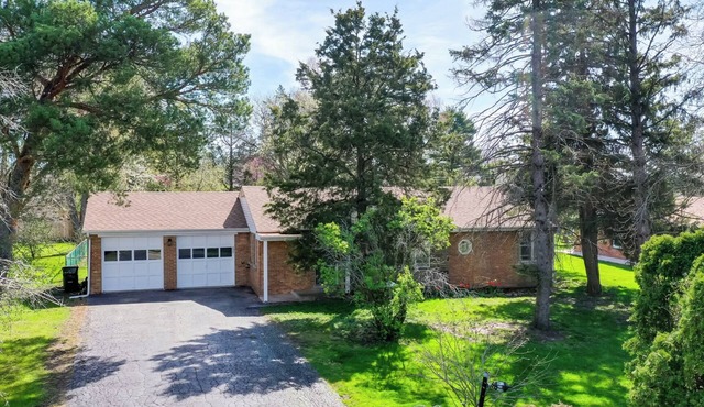 Cozy 2-bedroom house in beautiful Des Plaines with AC