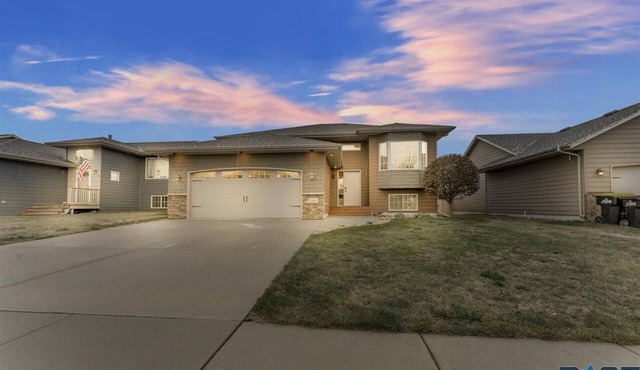 Cozy 2-bedroom house with WiFi, AC in enjoyable Sioux Falls