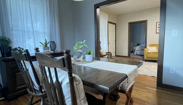Cozy 2 bedroom house. 1 mile from i77, in Beckley West Virginia.