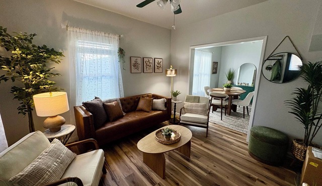 Cozy 2-bedroom house centrally located on Chestnut Street in gorgeous Missoula