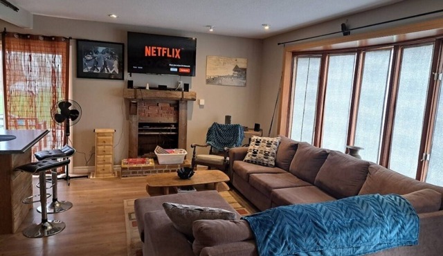Cozy 2 Bedroom house located on a Peninsula