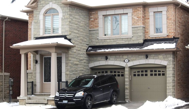 Cozy 2-Bedroom House Rental in Brampton's Mount Pleasant