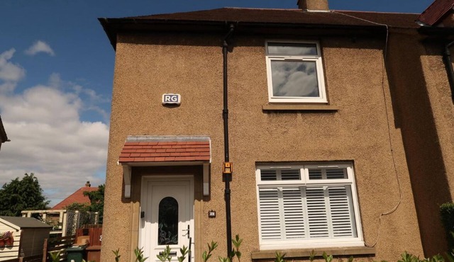 Cozy 2-bedroom house in quaint Edinburgh with WiFi