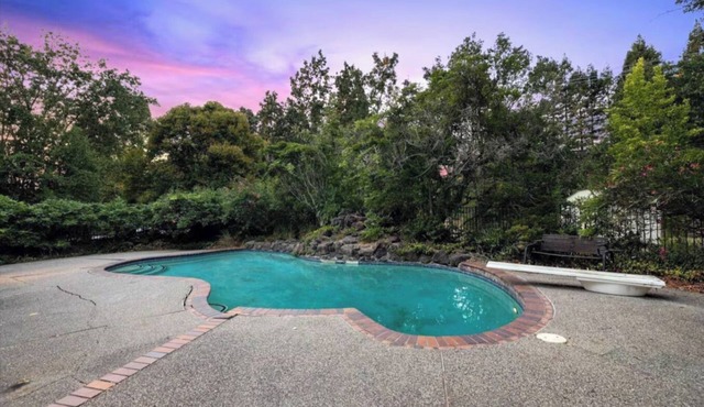 Cozy 2-bedroom house in tranquil Danville with AC