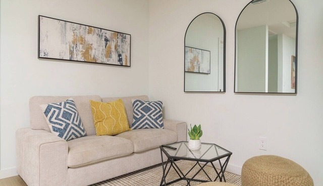 Cozy 2-bedroom house in lovely Glendale