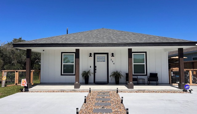 Cozy 2-bedroom house in beautiful Rockport in Holiday Beach West