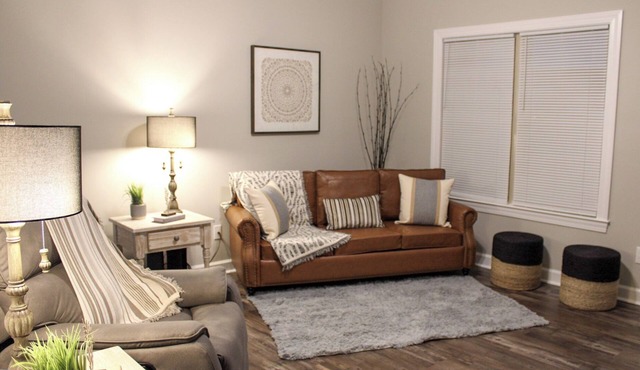 Cozy 2-bedroom house in Savannah. We welcome you!
