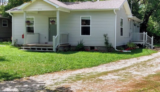 Cozy 2-bedroom house in Cuba, MO.
