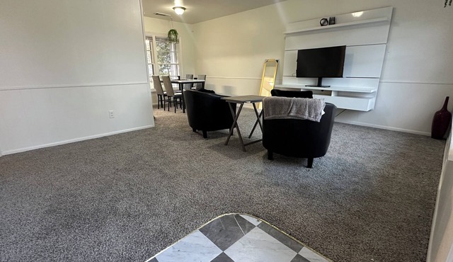 Cozy 2-bedroom house in tranquil Borger with AC