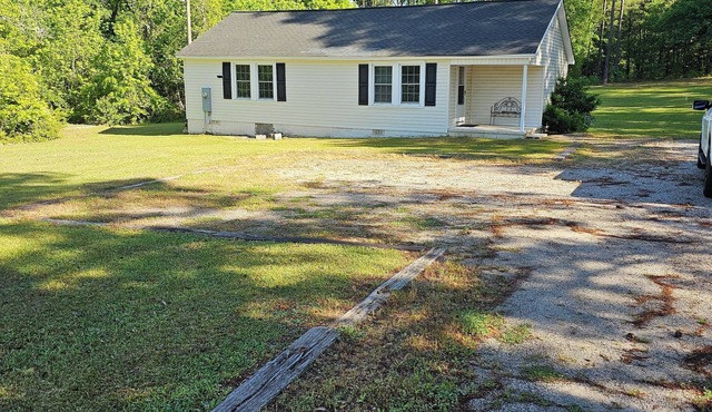 Cozy 2-bedroom house in charming Cheraw, SC