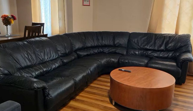 Cozy 2-bedroom house in adorable Dayton with AC