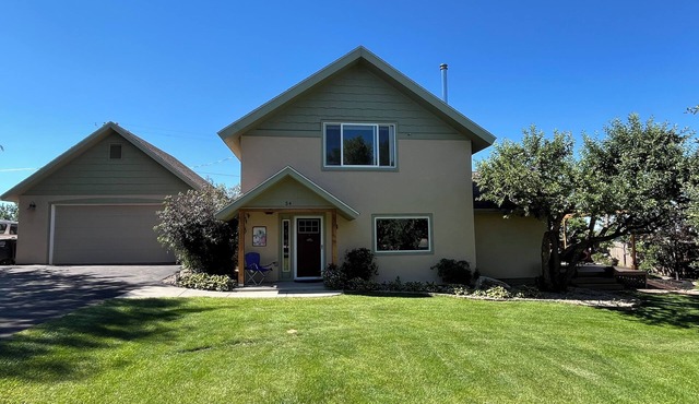 Cozy 2-bedroom house in Durango next to a Pumpkin Patch!