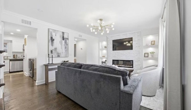 Cozy 2-bedroom house in amazing Tucker with cool AC