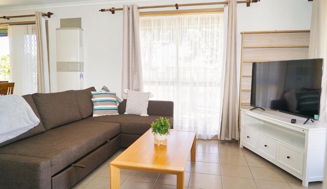 COZY 2 BEDROOM HOUSE/MELBOURNE