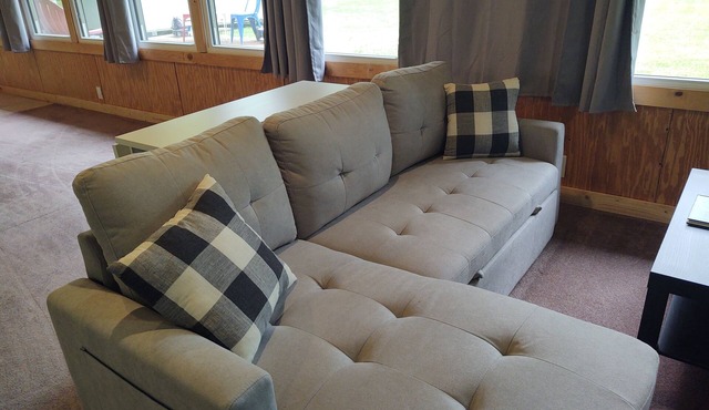 Cozy 2-bedroom house on the Muskingum River. Just 45 min from Hocking Hill.