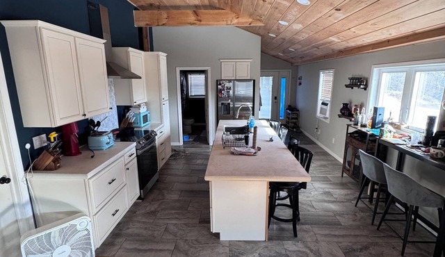 Cozy 2-bedroom house in peaceful Apalachin with heated floors