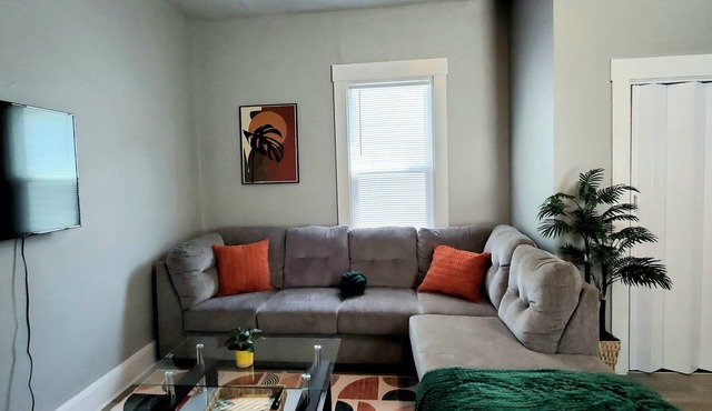 Cozy 2-Bedroom House Near Top Attractions in Covington