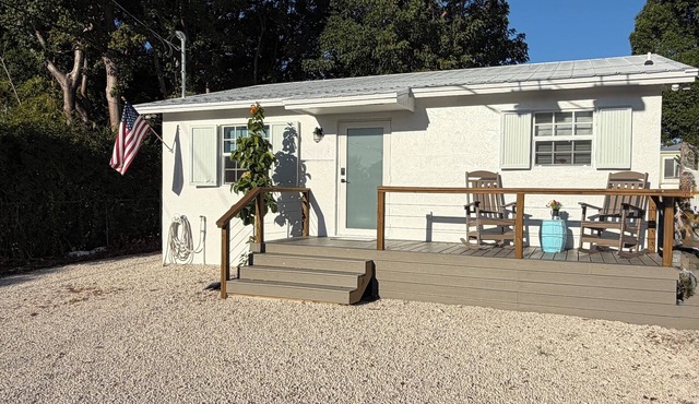 Cozy 2-bedroom house in Key Largo- Steps from the Boat Ramp!