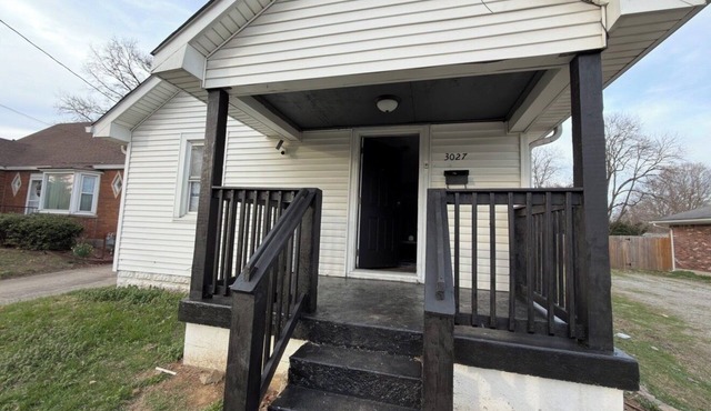Cozy 2-bedroom house in charming Louisville with AC