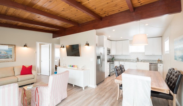 Cozy 2 bedroom house, ocean views, in quiet neighborhood, short drive to beach.