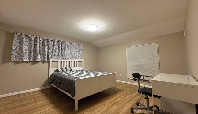cozy 2-bedroom house in Rockville