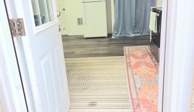 Cozy 2-bedroom house in peaceful Woodbridge