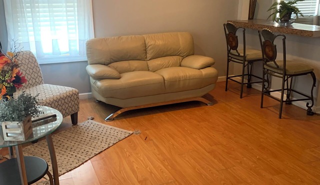 Cozy 2-bedroom house with huge gated yard in enjoyable Homewood Illinois
