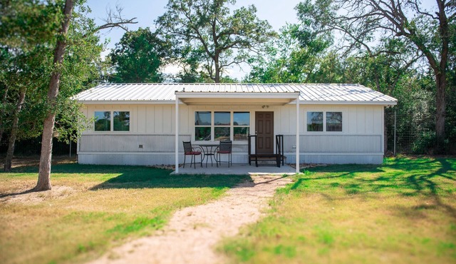 Cozy 2 bedroom in Bryan- Great for Aggie game days
