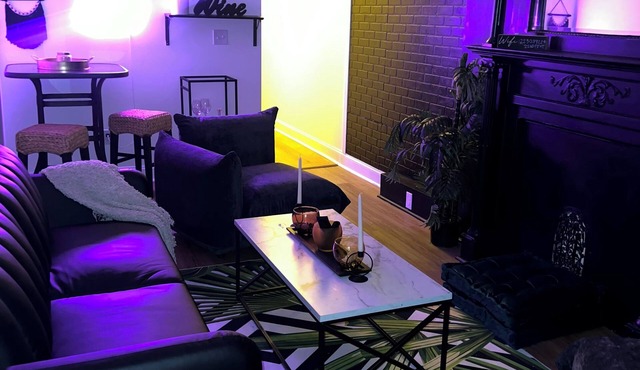 Cozy 2 Bedroom in Charles Village: Midnight Manor